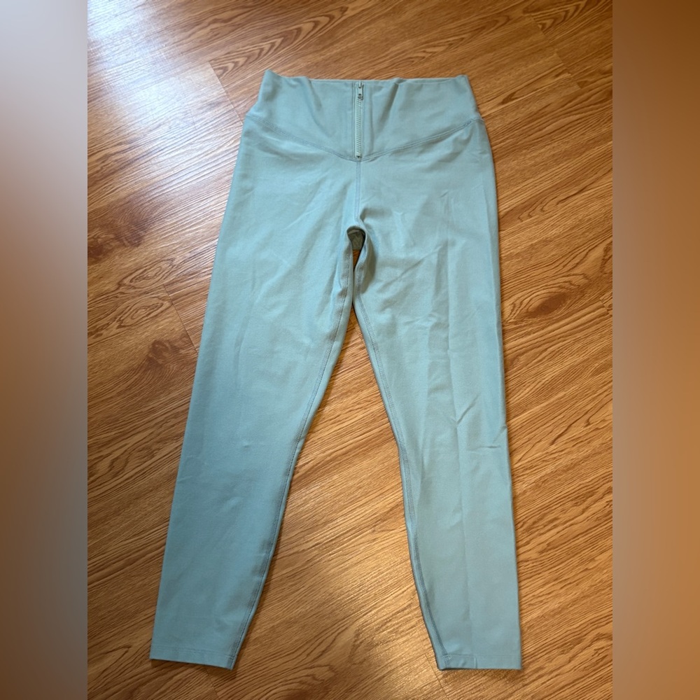 Abercrombie & Fitch light green leggings | M
